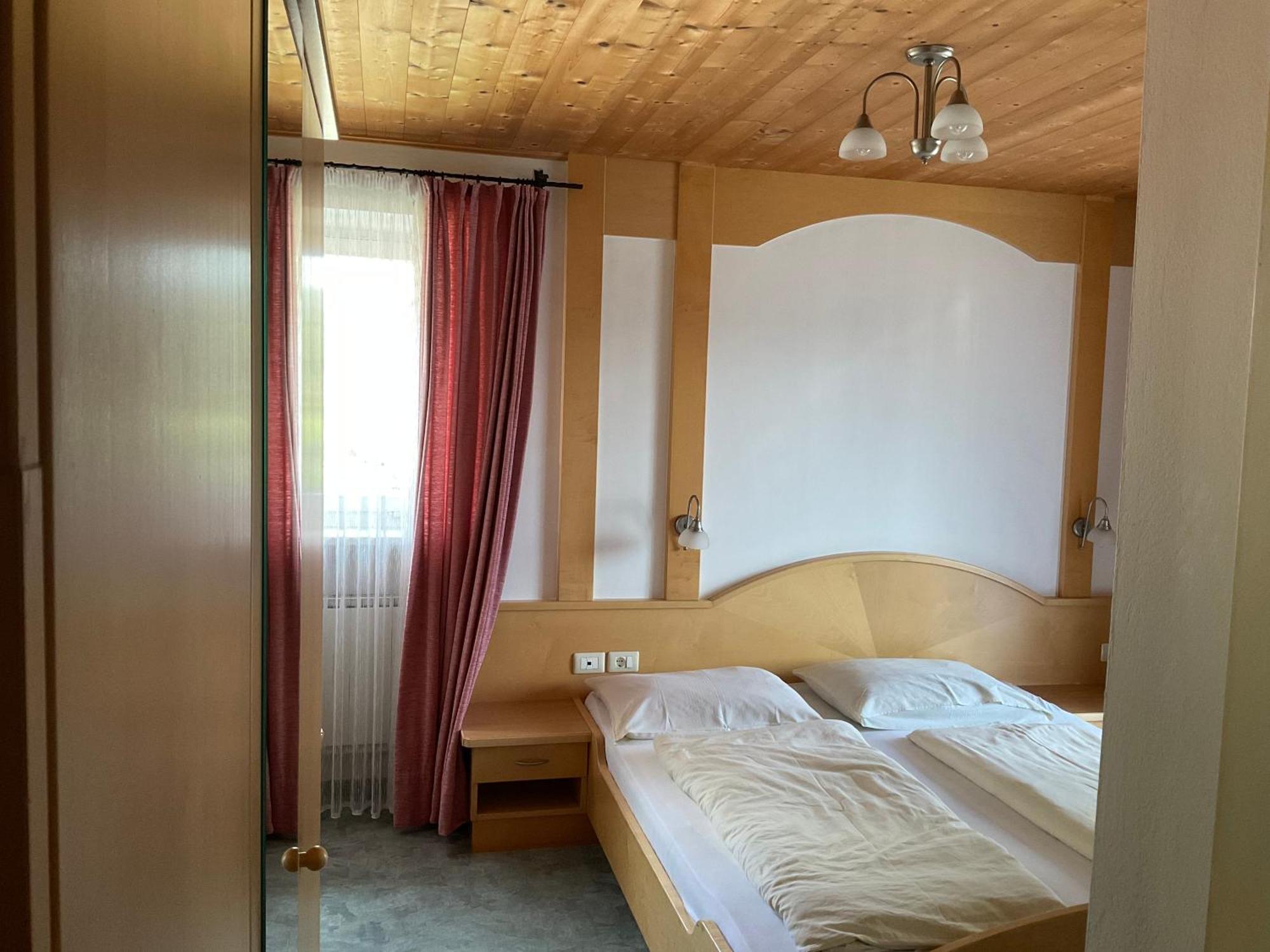 Bed and Breakfast Garni Rika Parcines Exterior foto
